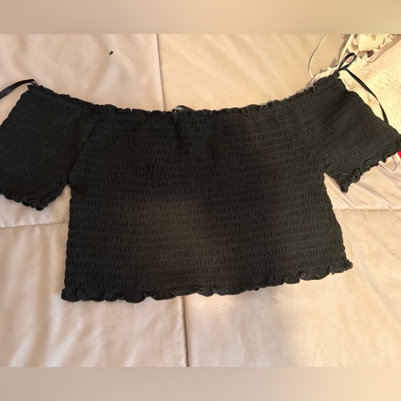 •3 shirt bundle• Smocked Off the shoulder Tops - Picture 11 of 13